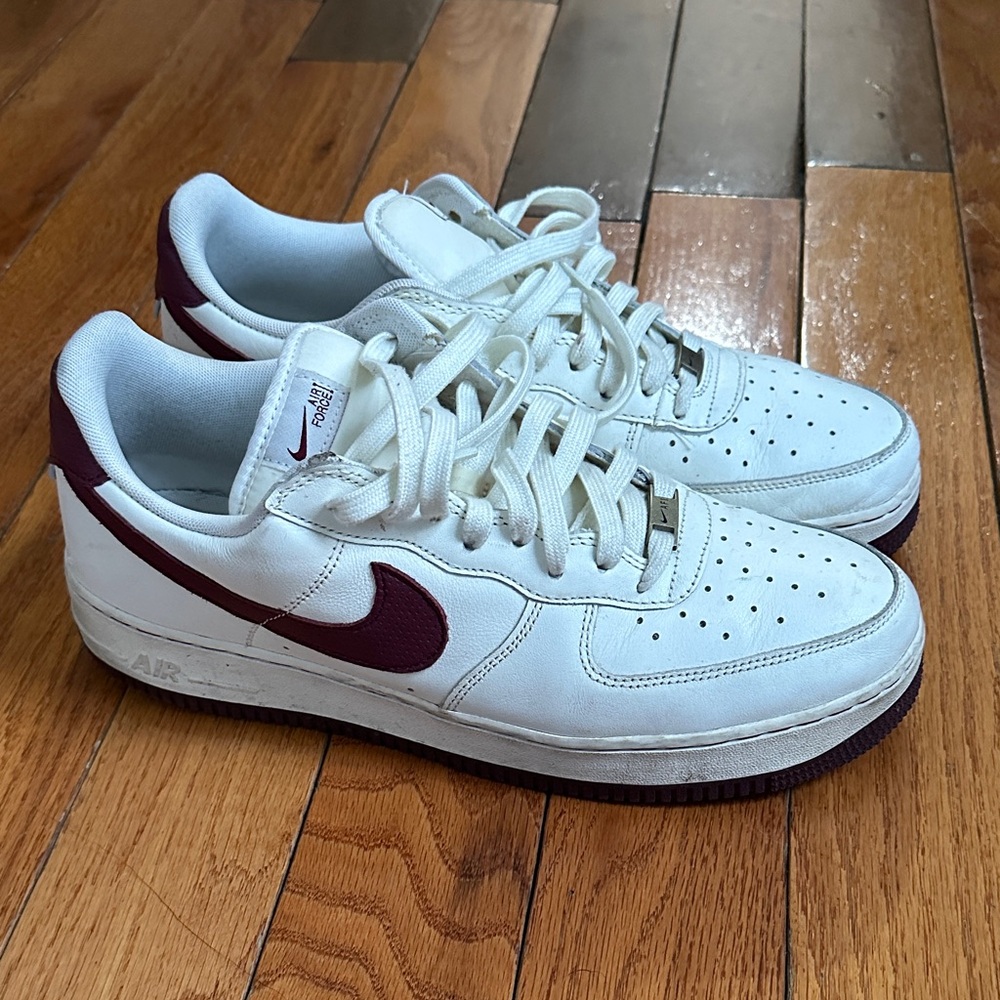 Nike White and Burgundy Low-Top Sneakers